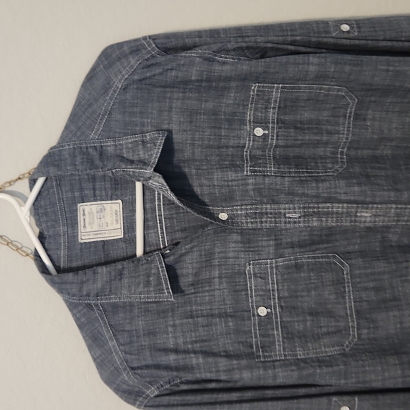 Alexander Julian Button-Down Casual  Shirt. - Picture 2 of 3